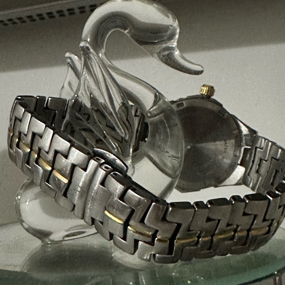 accutron watch vintage two tone - Picture 5 of 5